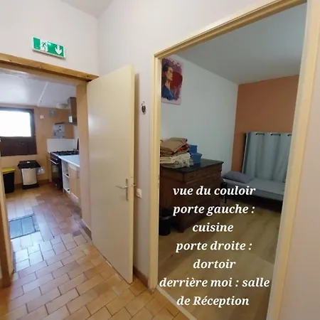 Domaine Privatif 32c Avec Tres Grande Salle - Escale De La Jurade *