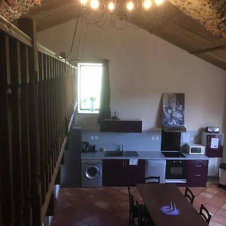 Escale De La Jurade Hébergement de vacances *