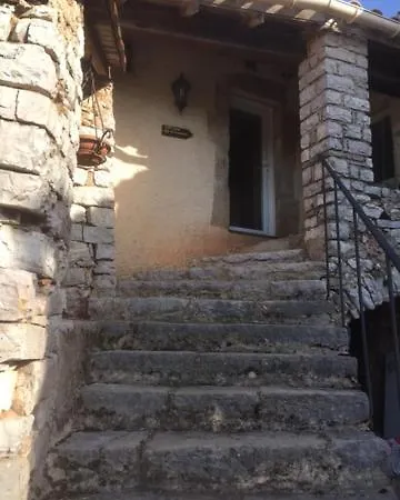 Escale De La Jurade Rogues
